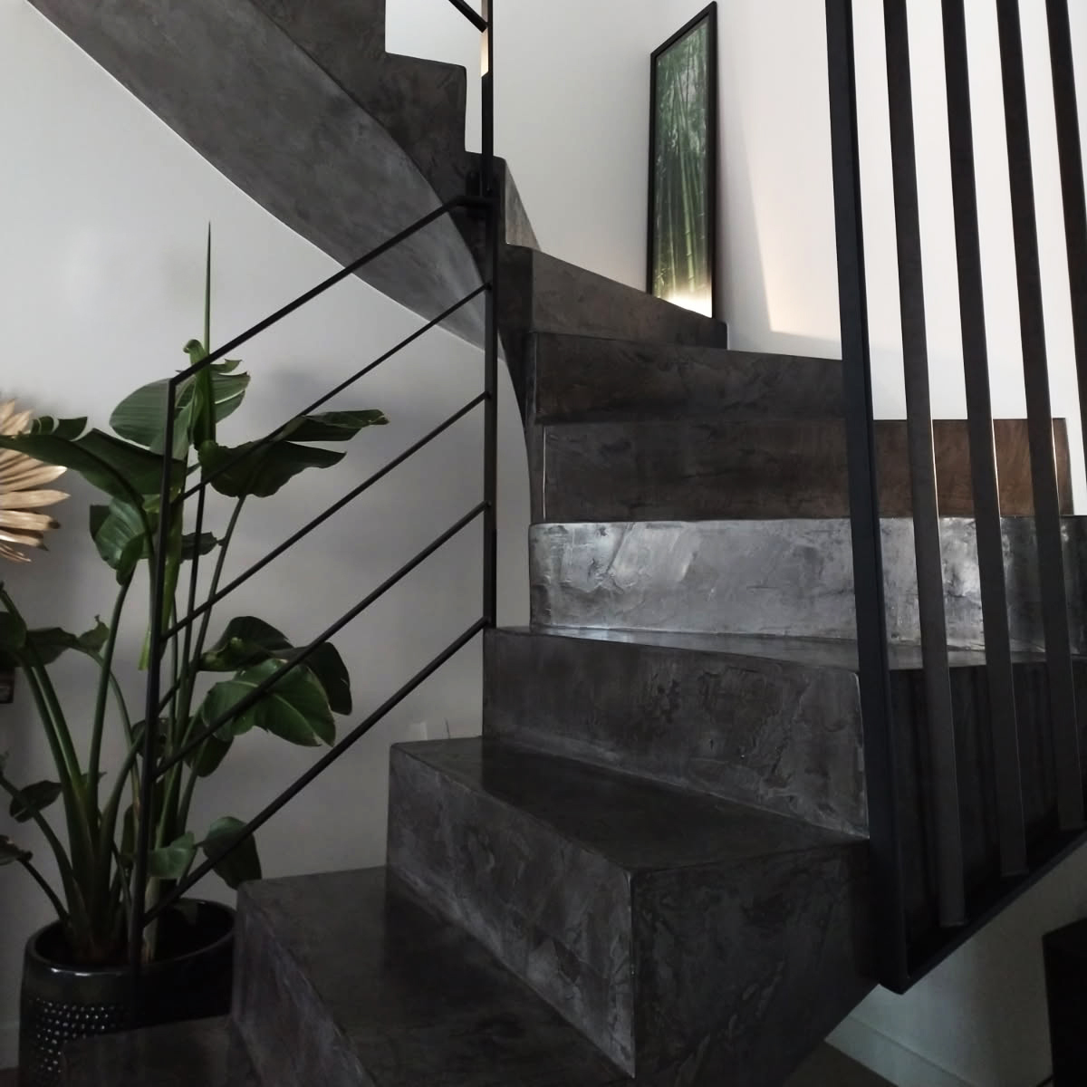 béton ciré sur escalier deux quarts tournant, voute enduit béton ciré